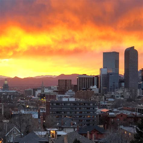 Light Rain Clouds Spectacular Denver Sunset 😲 Rdenver