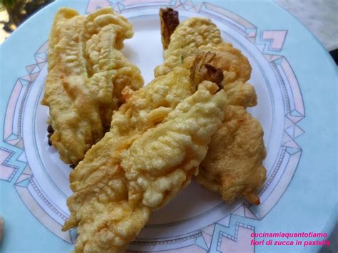 Ricordatevi di togliere la parte interna quindi, passate il fiore dentro alla pastella e poi immergetelo nell'olio da frittura, che logicamente deve essere bollente. Cucina mia quanto ti amo: Fiori di zucca in pastella