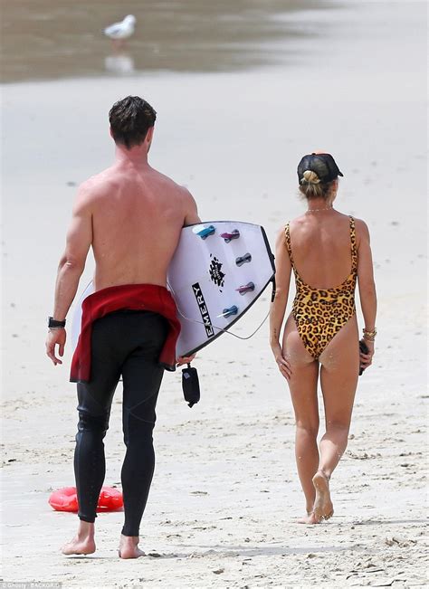 chris hemsworth s wife elsa pataky 42 flaunts her pert derriere on the beach daily mail online