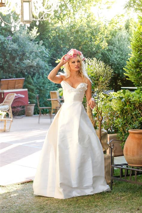 Biletler için gecetix ve eventbrite'ta satışta! Pamela Anderson - Opening of Her Ephemeral Vegan ...