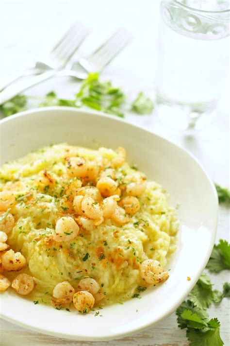 Slow Cooker Creamy Basil Pesto Spaghetti Squash With Garlic Butter