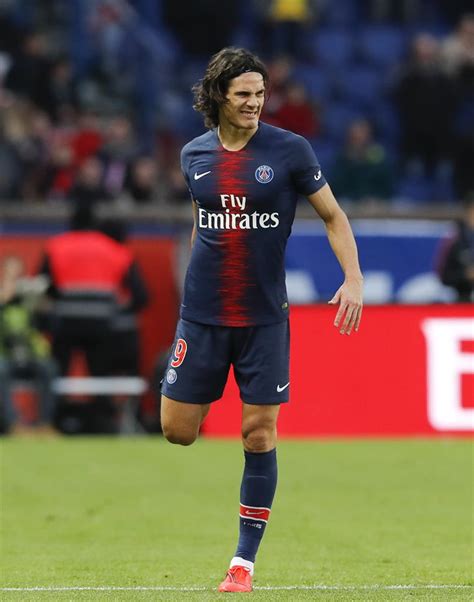 Latest edinson cavani news including goals, stats and injury updates on man united and uruguay forward plus transfer links and more here. PSG striker Edinson Cavani limps off injured in home win ...