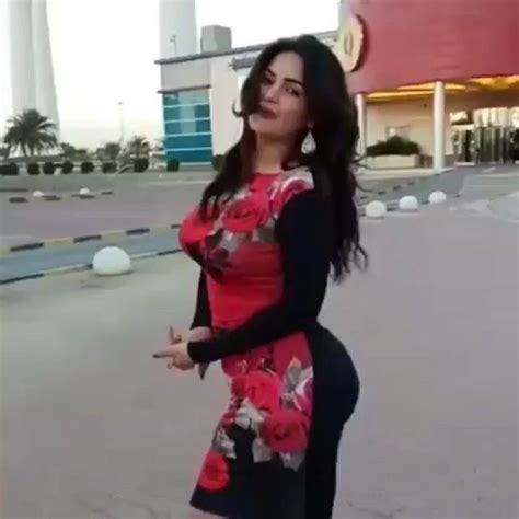 جوكر الكويت On Instagram “سما المصري بالكويت بس عندي شغله بقولها جسمها مو لايق على ويها 😎🚬