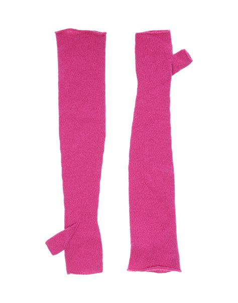 Die pinky gloves wurden online als nicht nachhaltig und sexistisch kritisiert. Stefanel Gloves in Pink (Fuchsia)