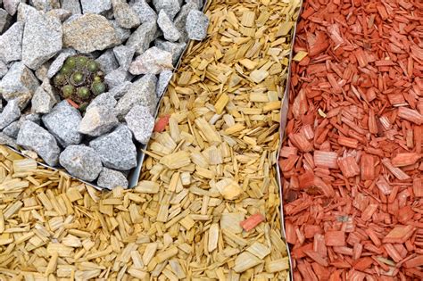 How To Mulch A Garden Properly Our Guide Upgardener™