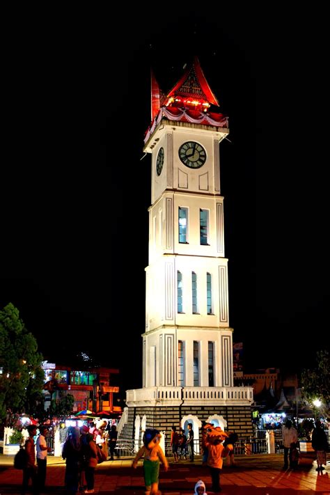 80200 johor bahru, johor, 1st floor, no 3 & 4, jalan merah, chee yee menyenaraikan 3 pekerjaan pada profil mereka. Taufik: Jam Gadang, Bukit Tinggi...Part 3