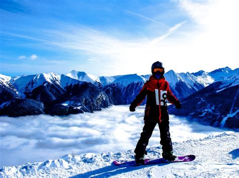 Man In Snowboard Deck At Snow Mountain Free Image Peakpx