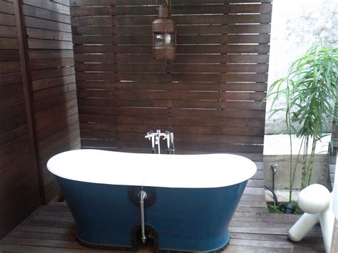 A wide variety of hotels nice bathtubs options are available to you, such as project solution capability, drain location, and function. Outdoor bathtub | Staying in a nice little boutique hotel ...