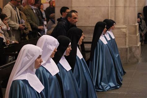 photo sisters adorers of the royal heart of jesus christ sovereign priest