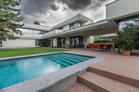 Modern Day Bauhaus Home Is A Contemporary Masterpiece