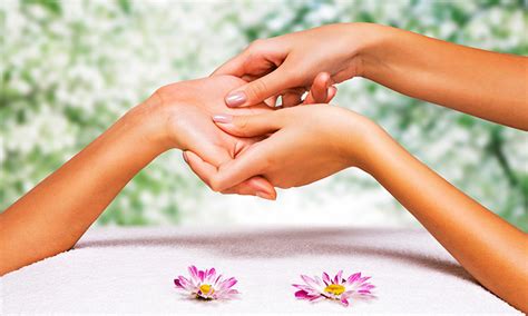 sintetiza más de 56 imágenes sobre masaje de uñas el último vn