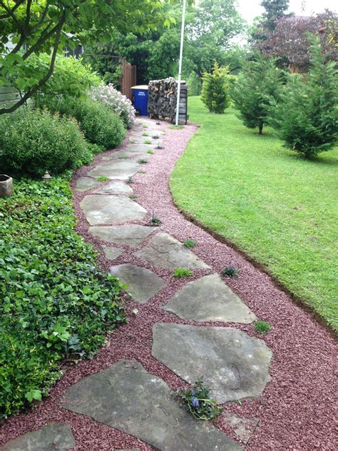 Flagstone Walkway With Treadwell Plants Stepping Stone Walkways