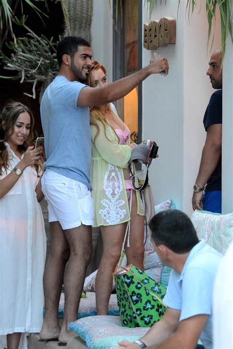Lindsay Lohan Wearing Pinkish Bikini In Mykonos Greece Porn Pictures