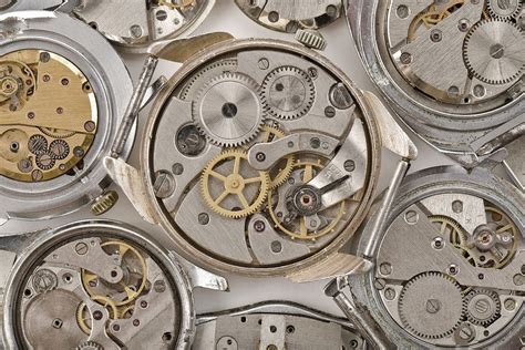 Quartz Vs Mechanical Watch Movements