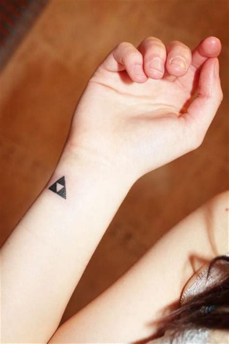 50 Simple And Small Minimalist Tattoos Design Ideas For