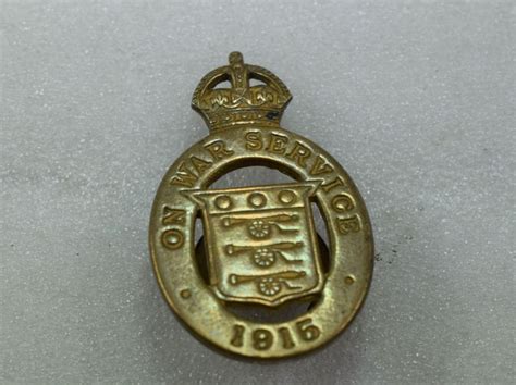 Original Ww1 British On War Service 1915 Lapel Badge World War Wonders