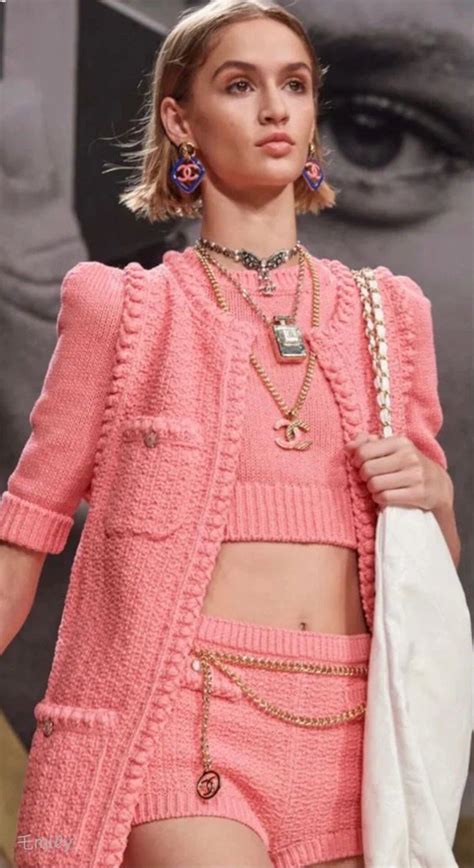 Вязание с подиума коллекции Chanel весна лето 2022 Трикотаж мода