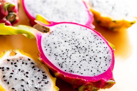 How To Prepare And Eat Dragon Fruit — The Mom 100