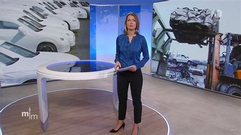 Wellmer moderiert seit herbst 2014 die sportschau am sonntag, neben fußball ist sie auch. Jessy Wellmer | ARD Mittagsmagazin | 03.01.2018 | Youtube ...