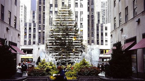 The Untold Truth Of The Rockefeller Center Christmas Tree