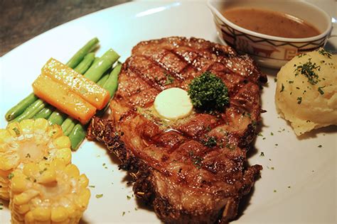 A roast smaller with less than 3 ribs is difficult to cook to the proper doneness desired for prime rib. Highlands Steakhouse in MOA: Home of Prime Ribs and USDA-Certified Cuts | Philippine Primer