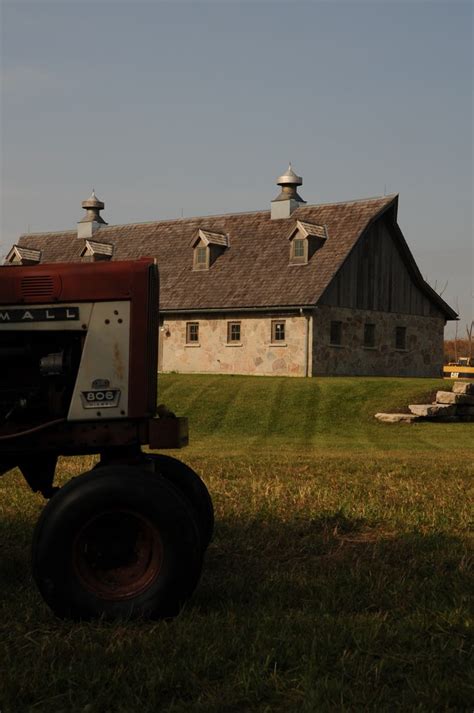 Midwestern Farm Estate Home And Barn Farmhouse Exterior Chicago