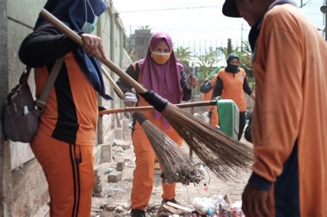 Petugas Kebersihan Kota Bandar Lampung Ancam Mogok Republika Online