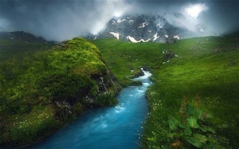 River On Misty Mountain Hd Wallpaper Background Image 1920x1200