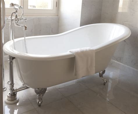 Bathtubs have changed considerably over the decades but the basic features remain the same. BathWorks DIY Refinishing Kit