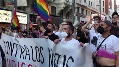 In Mehreren Spanischen Städten Nach Tödlicher Attacke Demonstrationen Gegen Lgbtq Hass News