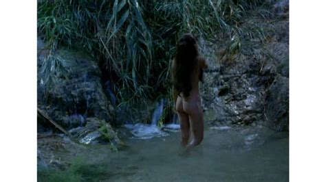 Phoebe Cates Desnuda En Paradise