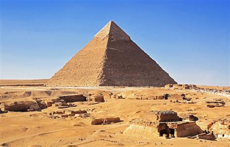 The Pyramid Of Khafre A Majestic Tomb