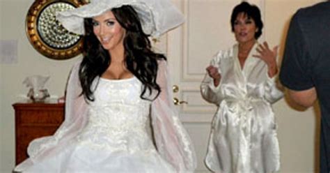 Photo Kim Kardashian Wears Her Moms Wedding Dress Us Weekly