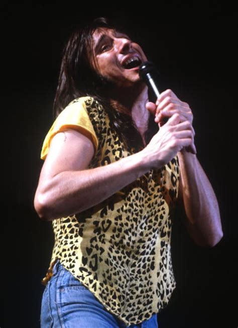 Journeys Steve Perry Returns To The Stage Video