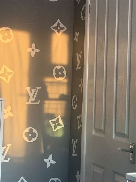 The official twitter page for louis vuitton worldwide. Louis Vuitton wall paint LV aesthetic in 2020 | Wall ...
