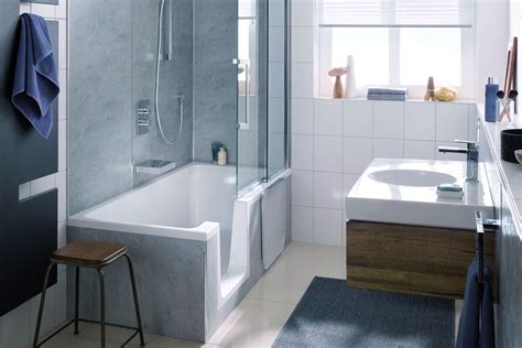 Der aufsatz mit duschtür reicht etwa bis zur hälfte und umschließt die badewanne nicht komplett. @work - kompaktes Fachwissen für Azubis und Aktive im SHK ...