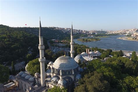 Trem Global Nostalgic Places Of Istanbul Golden Horn