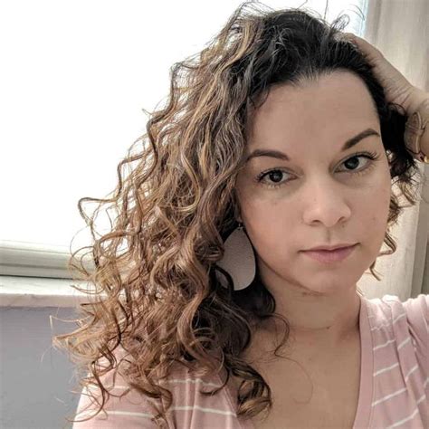 Teetering on the edge between waves and curls, 2c wavy hair sometimes feels hard to pin down. Curly Girl Method for 2B 2C 3A Hair - Routine for Thin ...