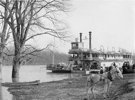 Mississippi River Steamboat Landing Photograph By Everett Pixels