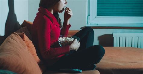 8 Reasons Why Binge Watching Isnt As Fun As It Seems