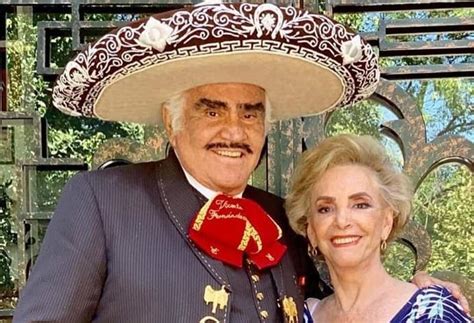 Haz clic aquí para escuchar a vicente fernández en spotify: Vicente Fernández festeja al amor de su vida Cuquita en ...