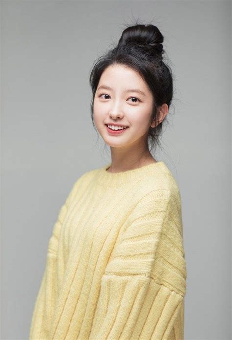 She is a kbs 21st class comedian (2006) and received the best newcomer (female) award in the same year. Ji-min Kim - Actor - CineMagia.ro