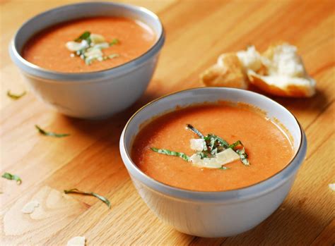 It's quite nice, and it gives the tomato soup a bit of substance to it. Crockpot Roasted Garlic Tomato Soup - A Duck's Oven