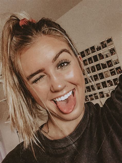 Pin By Hannah Mifflin On Instagram Pic Inspo Long Tongue Girl Really Pretty Girl Selfie