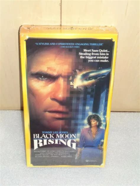 BLACK MOON RISING VHS 1994 Linda Hamilton Tommy Lee Jones 12 95