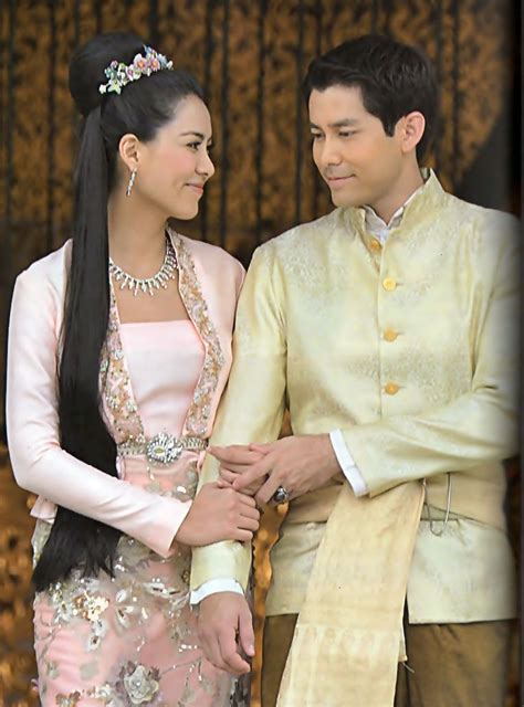 ชวนโพสต์รูปดารา ช-ญ แต่งชุดไทยที่งดงาม - Pantip | ไทย