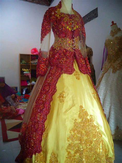 Untuk gambar mewarnai barbie yang terakhir ini ada seorang barbie yang sedang berdiri sendiri dan ia sedang memegang tongkat. 7 Desain Kebaya Gaun Pengantin Muslim Model Barbie Terbaru ...