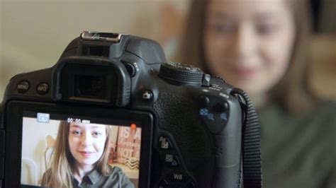 Vlogging How Young People Can Build A Billion Pound Career Bbc News