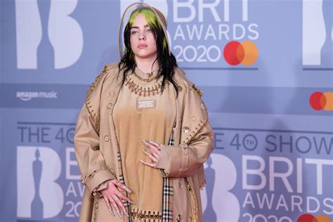 Billie Eilish Zieht Sich Aus Zeichen Gegen Body Shaming