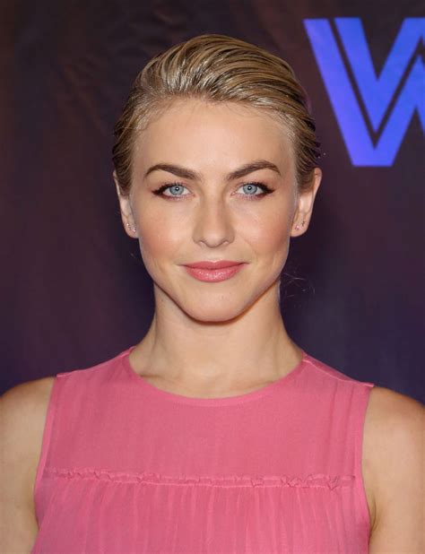 Julianne hough, who filed for divorce from brooks laich last fall, said she likes a man with a great body. Julianne Hough's Bob with Bangs Haircut | InStyle.com